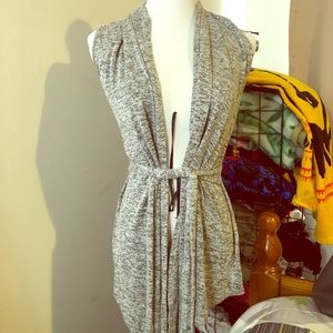 Sleeveless jersey knit vest